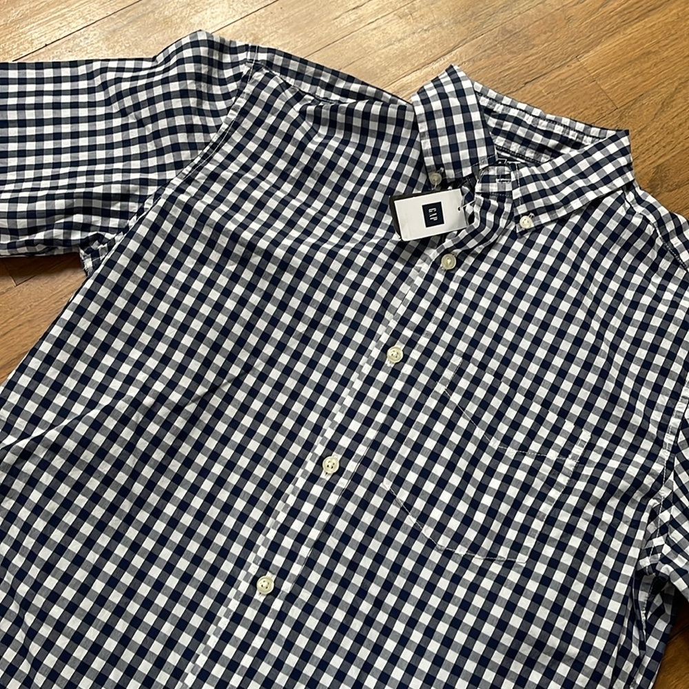Men’s button down shirt size Small | NWT $49.95